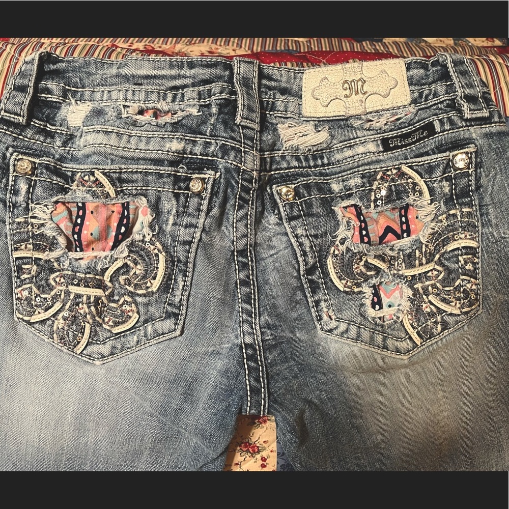 ✅SOLD- Miss Me Cropped Capri. Size 27